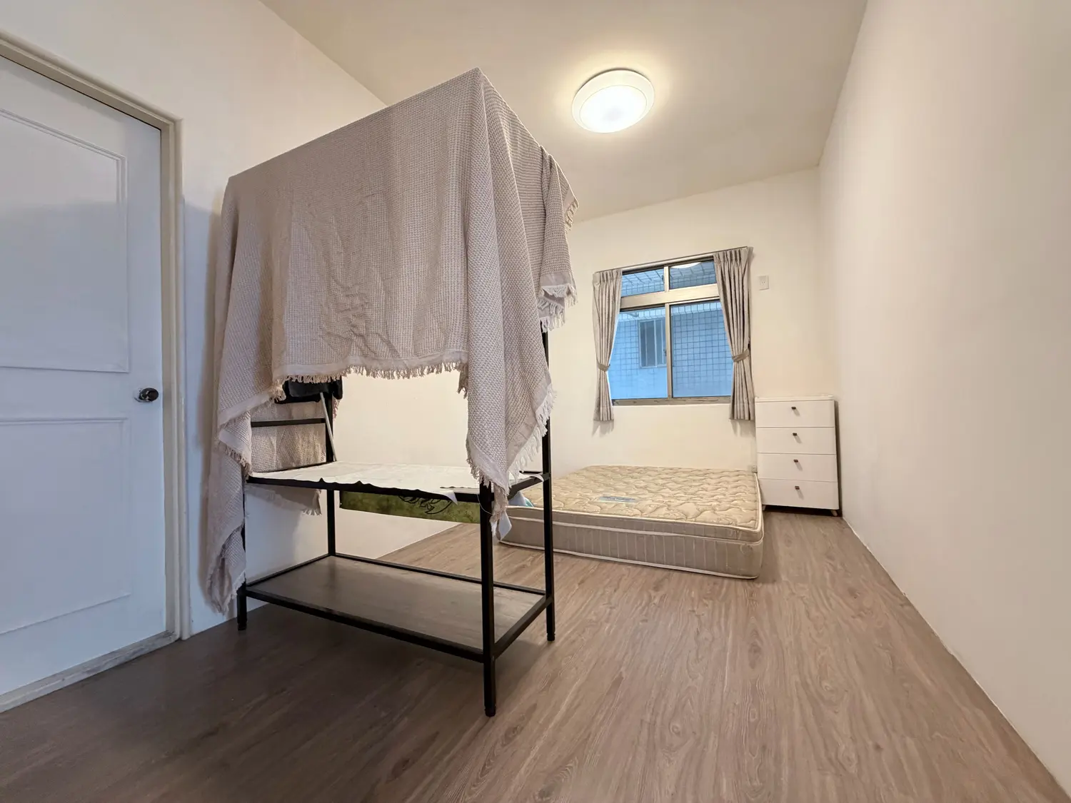 1 room apartment for rent in Xindian District, New Taipei City | NT$ 28 000 | 31 ping slide 9