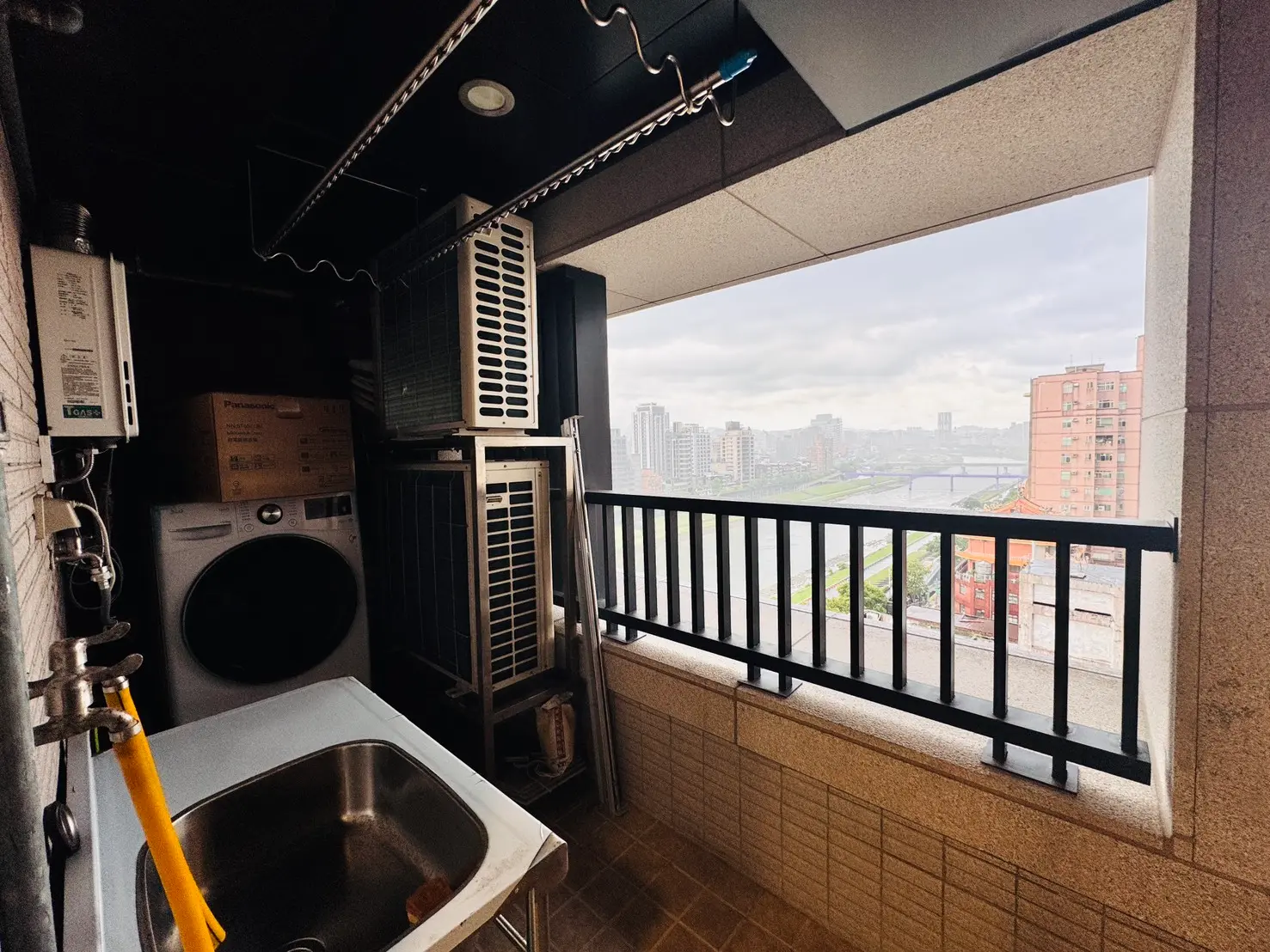 3 bedrooms apartment for sale in Songshan District, Taipei City | NT$ 108 000 000 | 46 ping slide 16