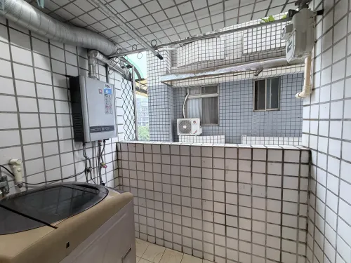 1 room apartment for rent in Xindian District, New Taipei City | NT$ 28 000 | 31 ping slide 12