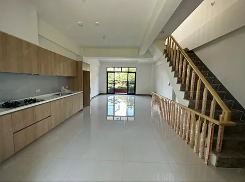 Townhouse for rent TWD 95 000 - Fuqian Fourth Street - 5 bedrooms