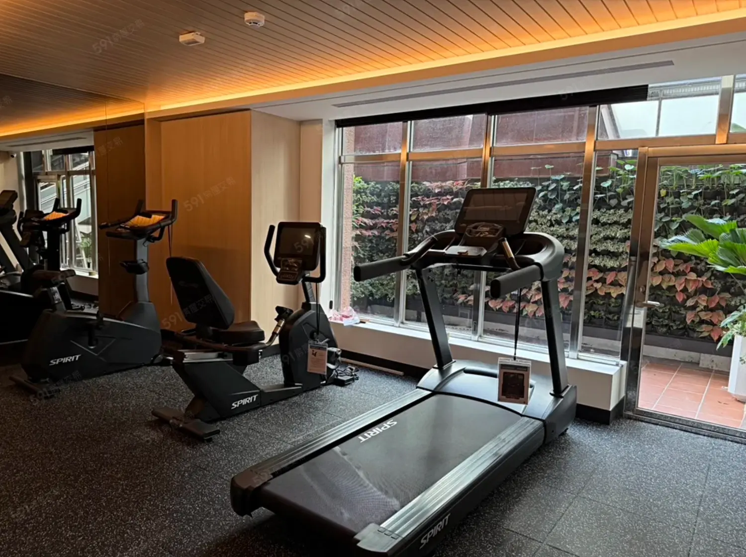 Studio apartment for rent in Zhongshan District, Taipei City | NT$ 65 000 | 14 ping slide 0