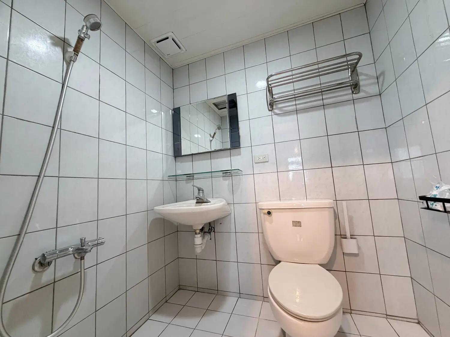 1 room apartment for rent in Xindian District, New Taipei City | NT$ 28 000 | 31 ping slide 6