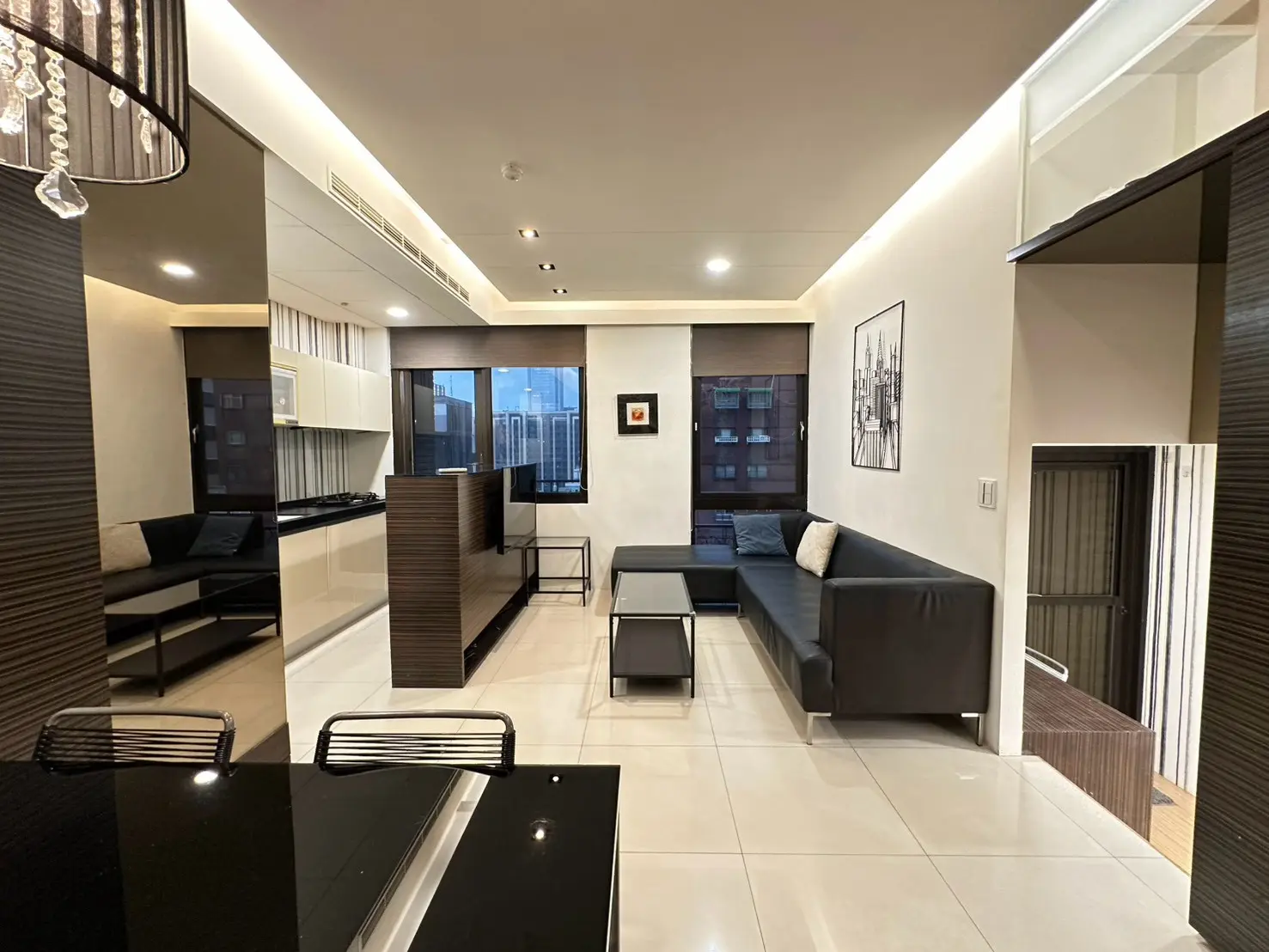 3 bedrooms apartment for rent in Xinyi District, Taipei City | NT$ 60 000 | 26 ping slide 0