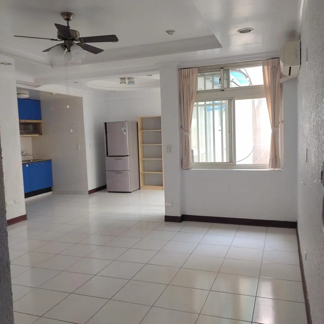 3 bedrooms apartment for rent in Songshan District, Taipei City | NT$ 42 000 | 34 ping slide 1