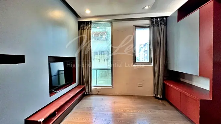 1 room apartment for rent in Daan District, Taipei City | NT$ 35 000 | 11 ping slide 0