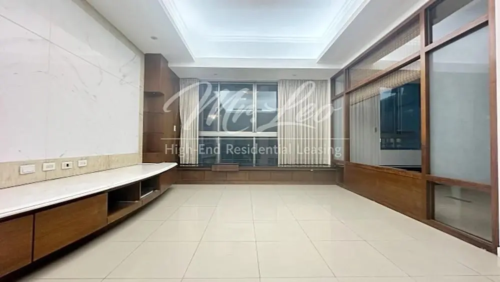 3 bedrooms apartment for rent in Xinyi District, Taipei City | NT$ 65 000 | 35 ping slide 1