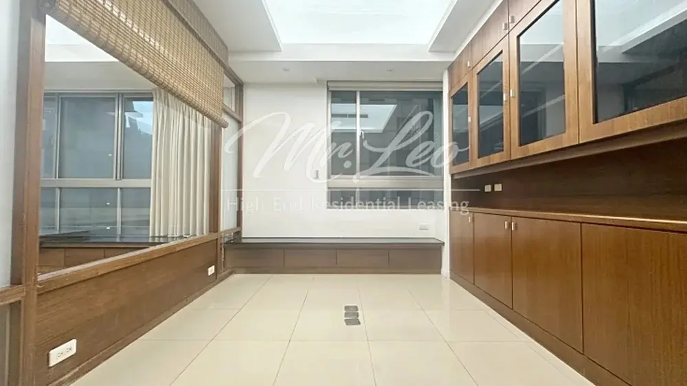 3 bedrooms apartment for rent in Xinyi District, Taipei City | NT$ 65 000 | 35 ping slide 4