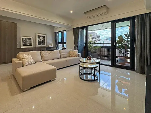 3 bedrooms apartment for rent in Datong District, Taipei City | NT$ 135 000 | 42 ping slide 1