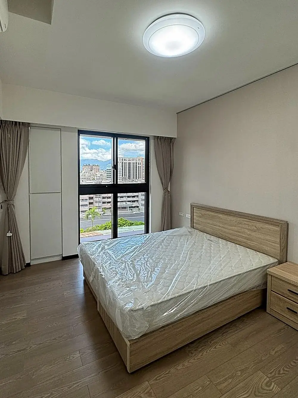 3 bedrooms apartment for rent in Datong District, Taipei City | NT$ 135 000 | 42 ping slide 6