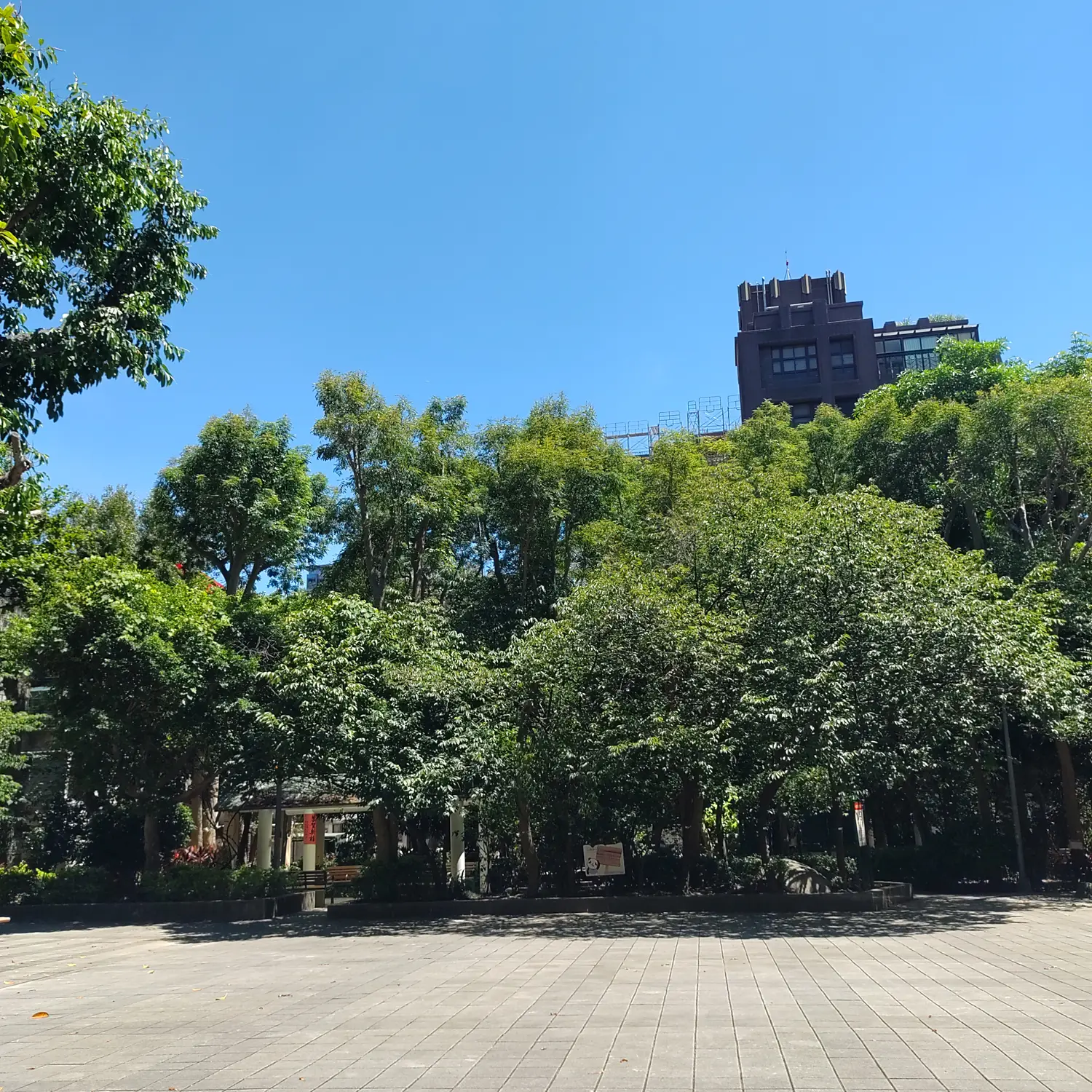3 bedrooms apartment for rent in Songshan District, Taipei City | NT$ 42 000 | 34 ping slide 0