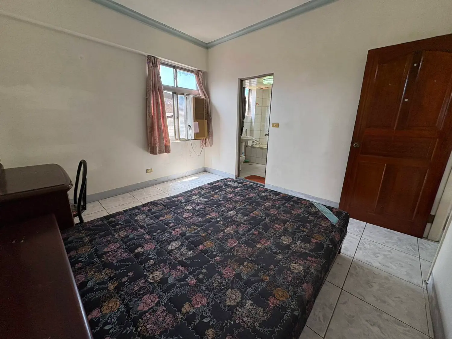 4 bedrooms apartment for rent TWD 15 000 - 44 ping - New Taipei City,Sanzhi District slide 1