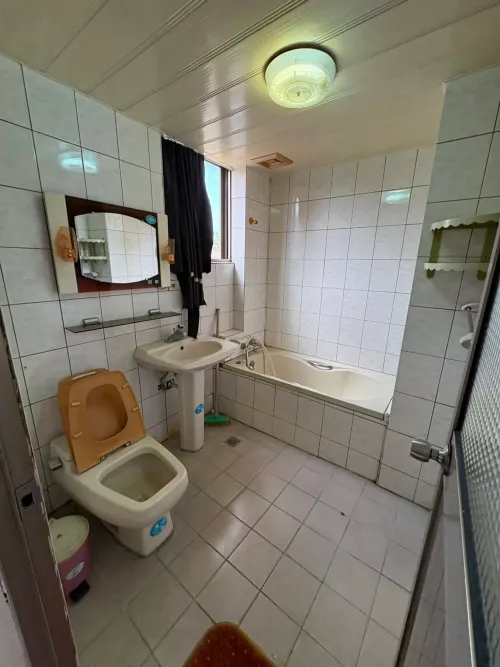 Apartment for rent TWD 15 000 -  - 4 bedrooms