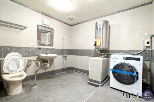 2 bedrooms apartment for rent in Datong District, Taipei City | NT$ 33 800 | 18 ping slide 6