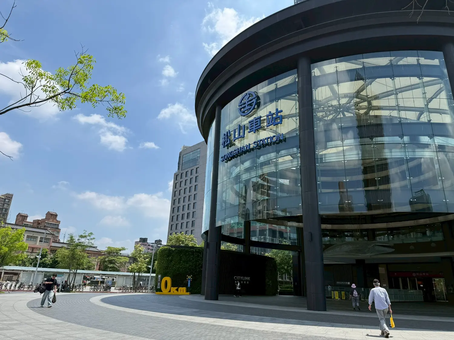 Office for rent in Xinyi District, Taipei City | NT$ 170 000 | 62 ping slide 9