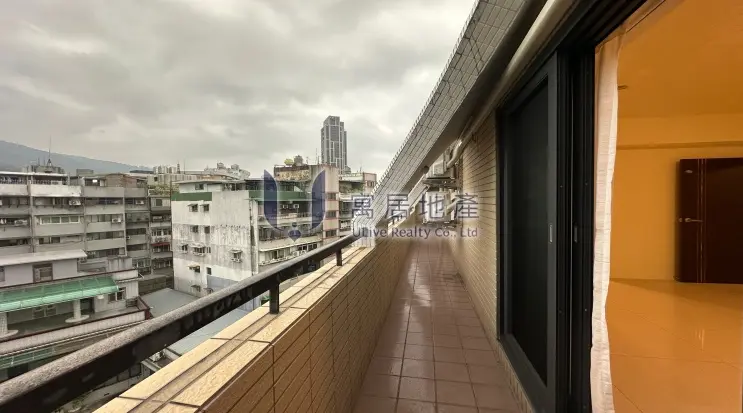 3 bedrooms apartment for rent in Shilin District, Taipei City | TWD 73 000 | 51 ping slide 0
