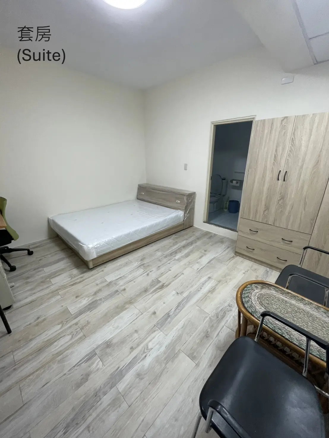 Room for rent in Taipei City, Shilin District | NT$ 18 000 | 8 ping slide 2