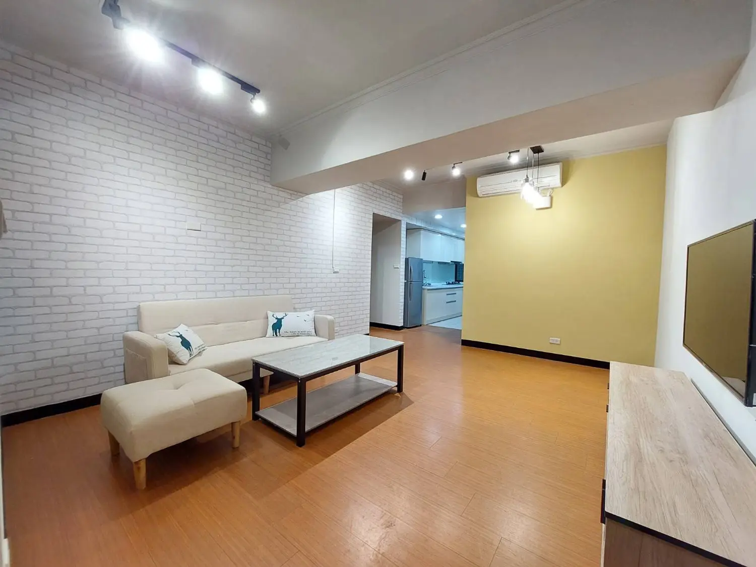 2 bedrooms apartment for rent TWD 27 500 - 20 ping - Zhonghe District,New Taipei City slide 0