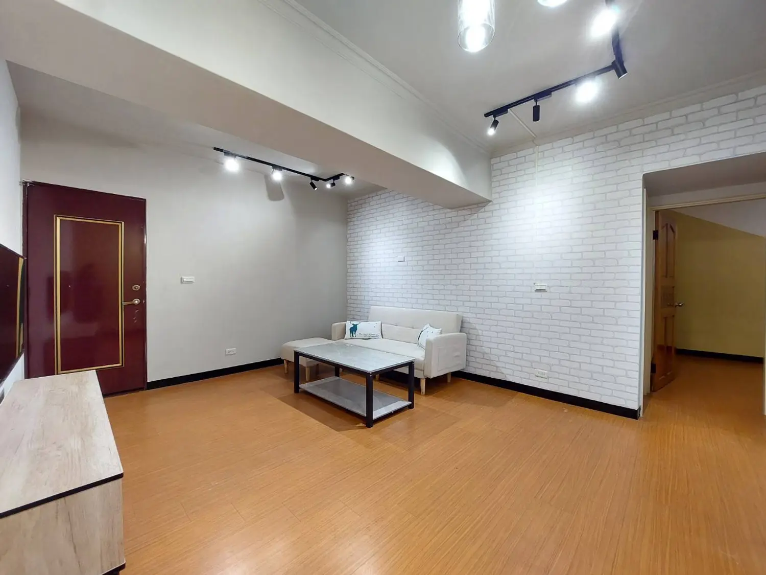 2 bedrooms apartment for rent TWD 27 500 - 20 ping - Zhonghe District,New Taipei City slide 1