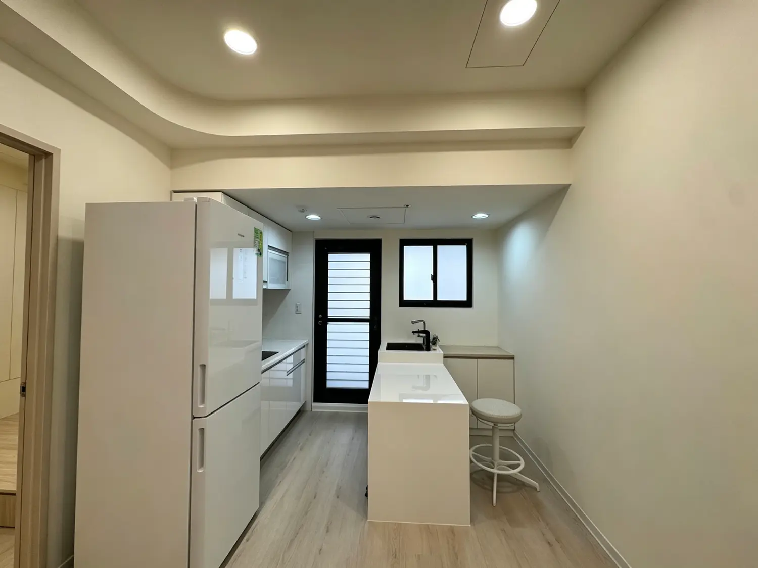 2 bedrooms apartment for rent in Xitun District, Taichung City | NT$ 38 000 | 15 ping slide 10