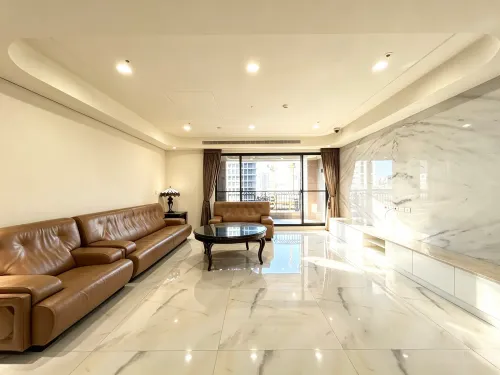 4 bedrooms apartment for rent in Xitun District, Taichung City | NT$ 120 000 | 59 ping slide 0