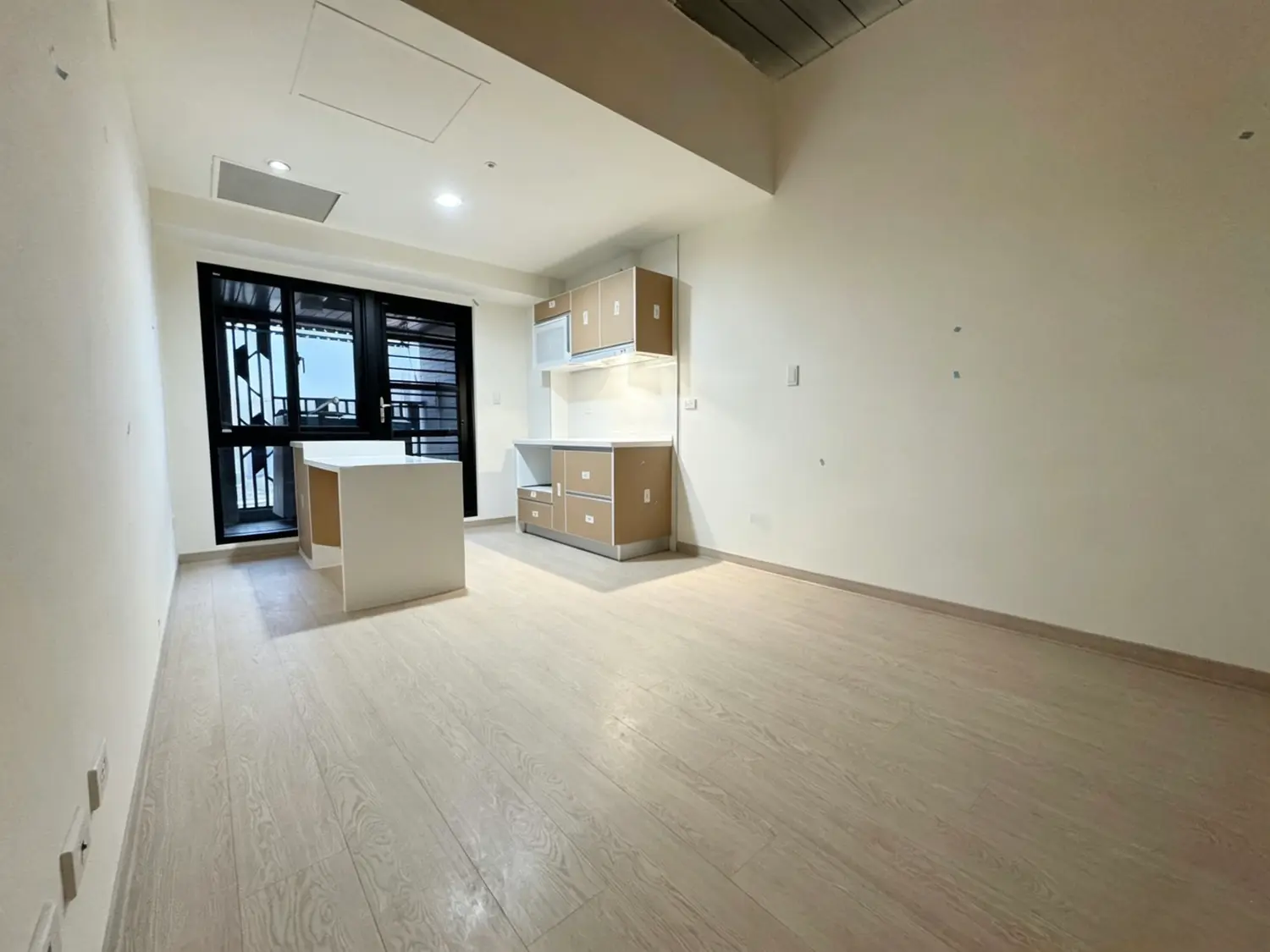 3 bedrooms apartment for rent in Xitun District, Taichung City | NT$ 35 000 | 19 ping slide 13