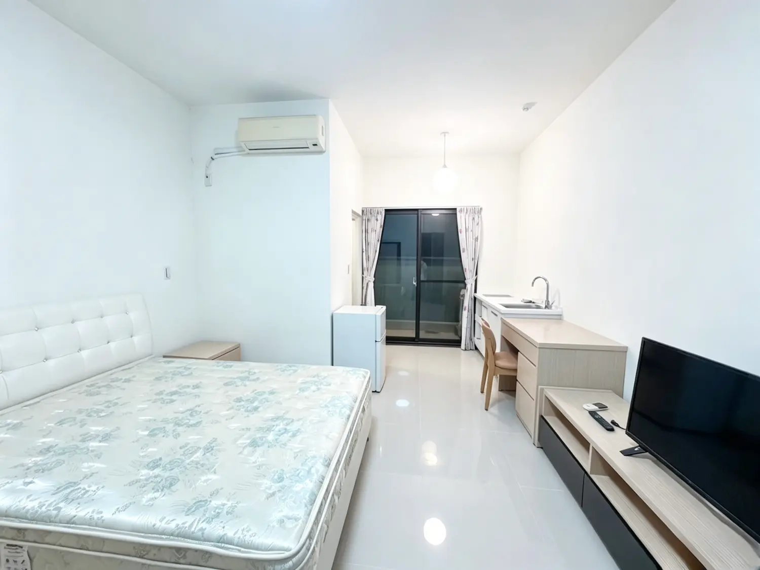 2 bedrooms apartment for rent in Longjing District, Taichung City | NT$ 12 000 | 14 ping slide 5
