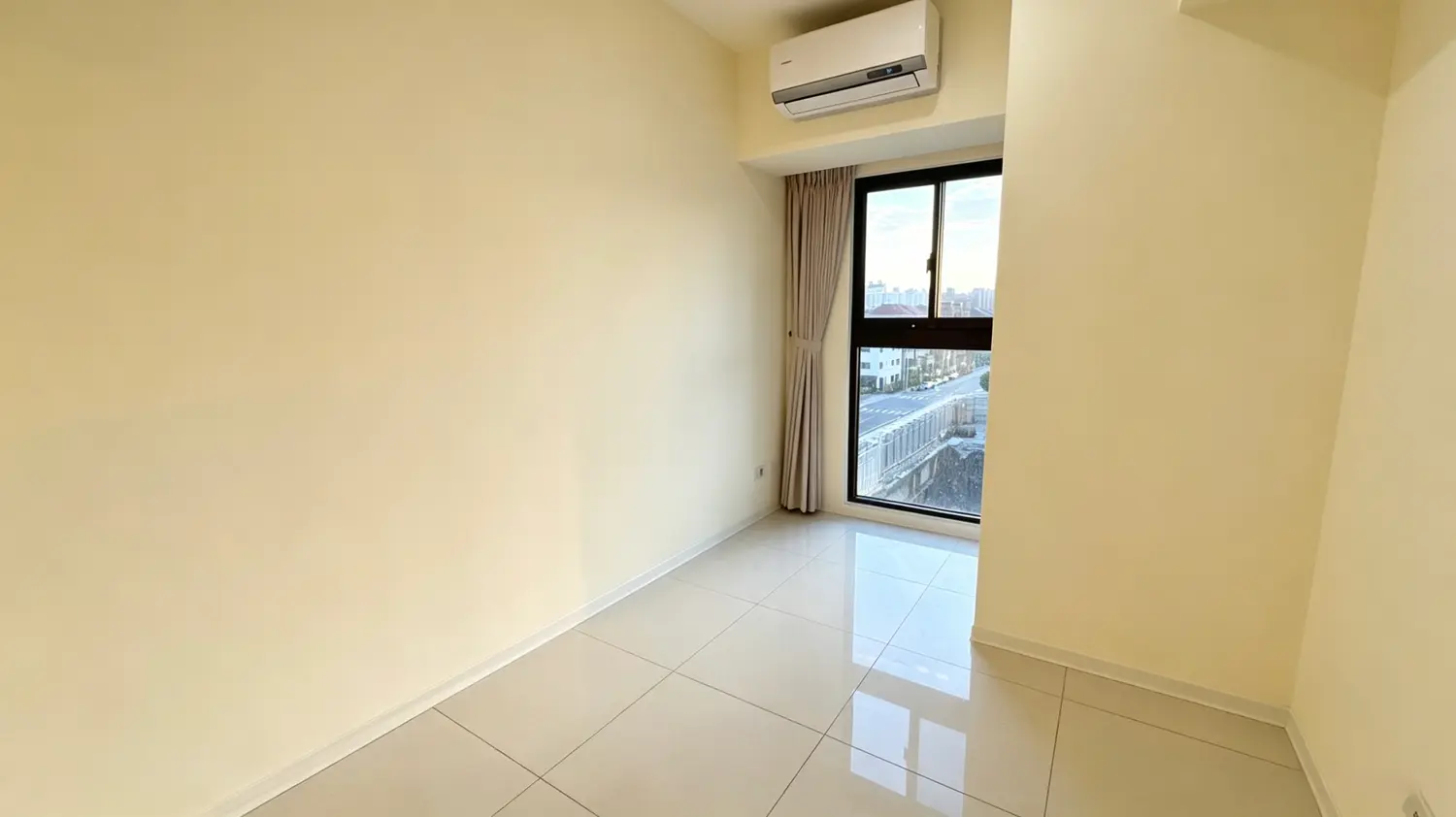 2 bedrooms apartment for rent in Xitun District, Taichung City | NT$ 35 000 | 17 ping slide 3