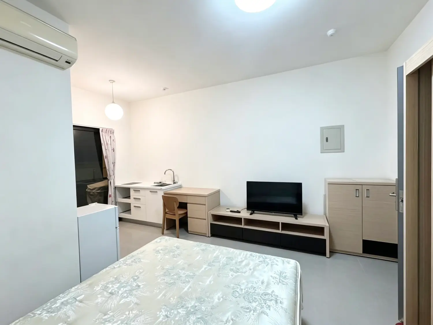 2 bedrooms apartment for rent in Longjing District, Taichung City | NT$ 12 000 | 14 ping slide 8
