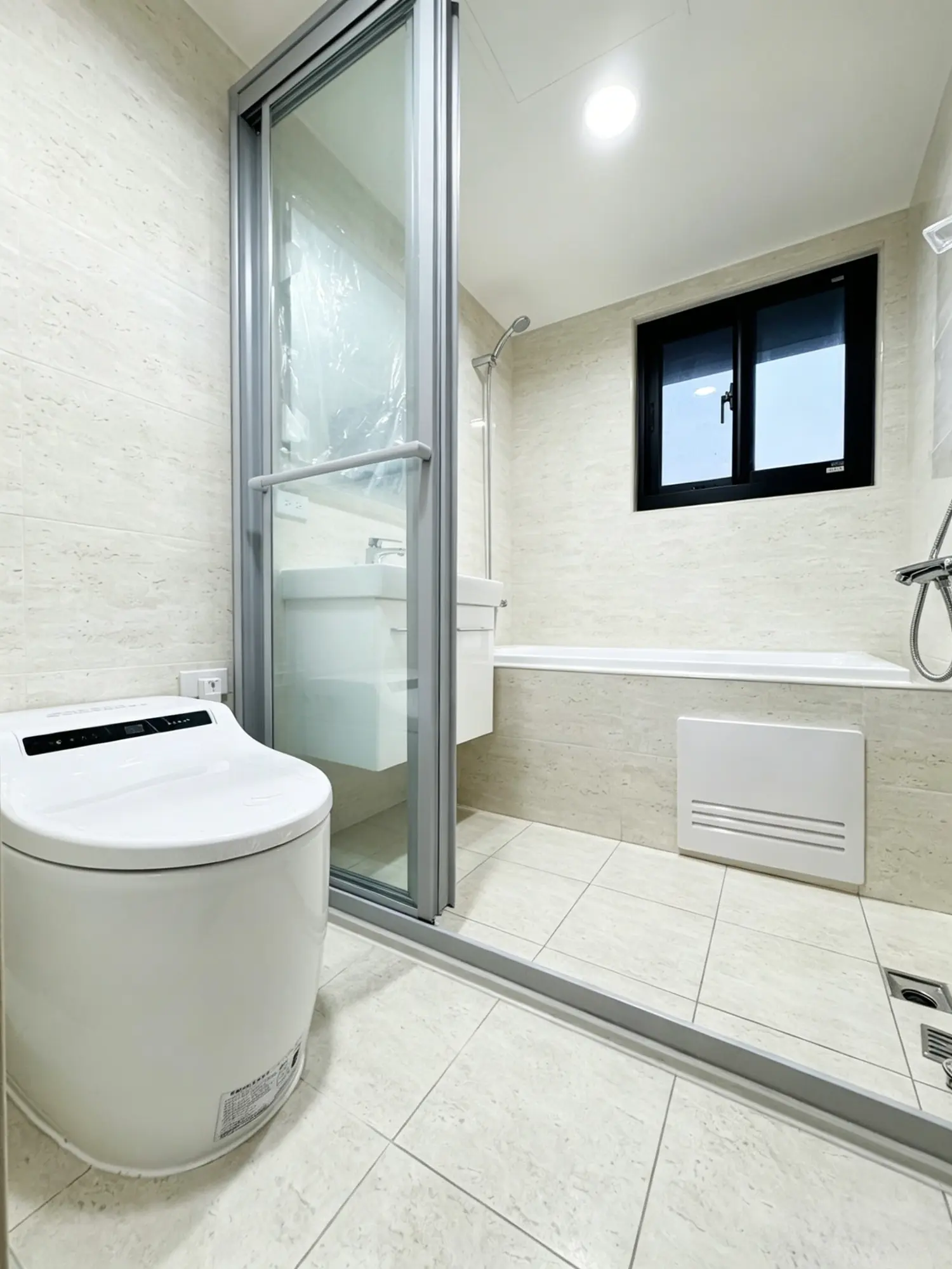 3 bedrooms apartment for rent in Xitun District, Taichung City | NT$ 35 000 | 19 ping slide 1