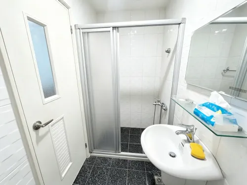 2 bedrooms apartment for rent in Longjing District, Taichung City | NT$ 12 000 | 14 ping slide 10