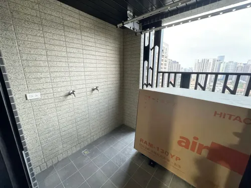 3 bedrooms apartment for rent in Xitun District, Taichung City | NT$ 35 000 | 19 ping slide 8
