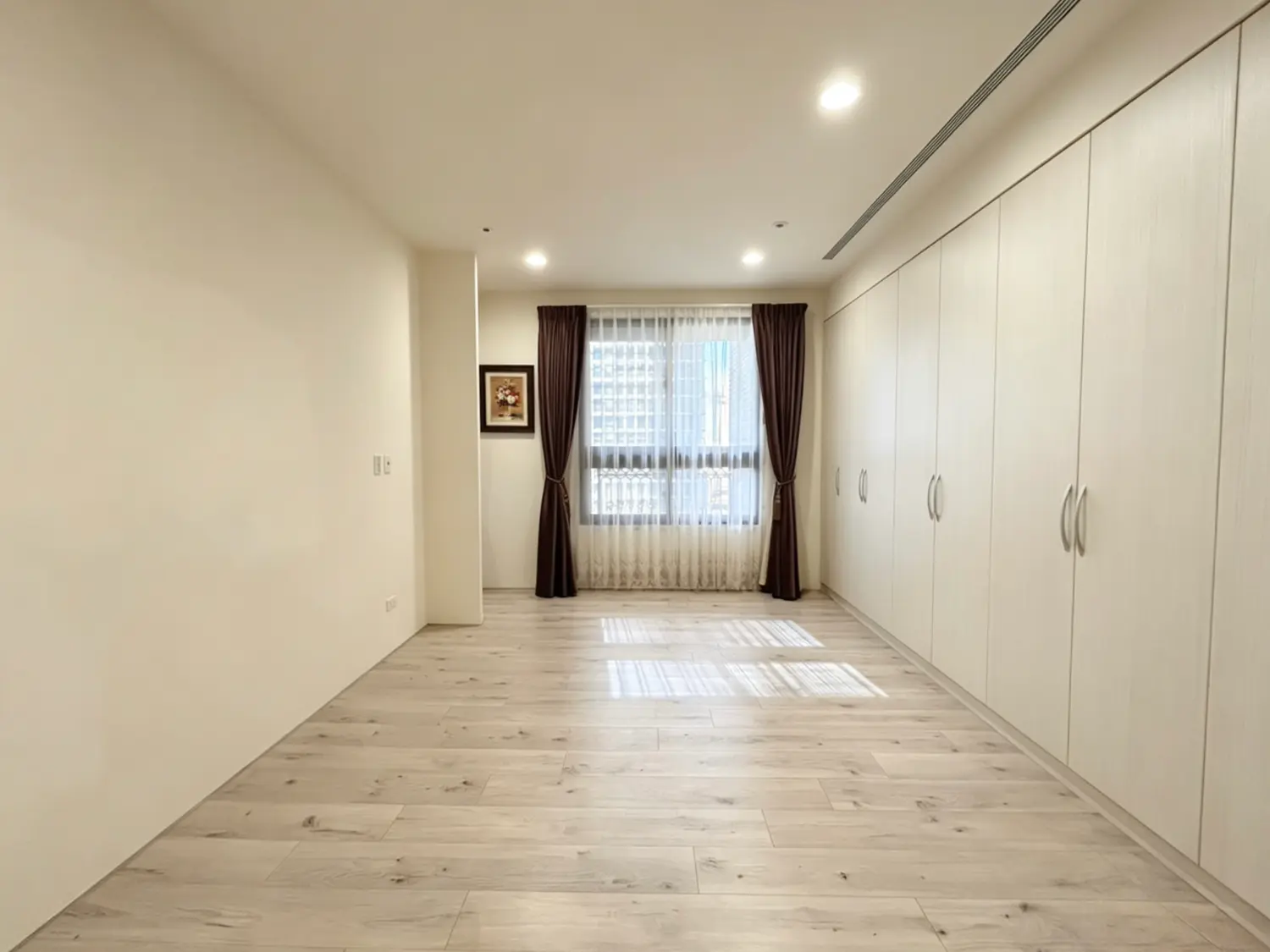 4 bedrooms apartment for rent in Xitun District, Taichung City | NT$ 120 000 | 59 ping slide 9