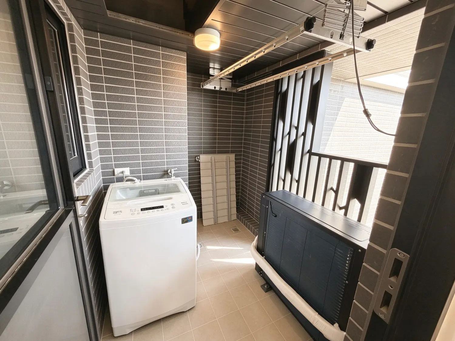 2 bedrooms apartment for rent in Xitun District, Taichung City | NT$ 30 000 | 23 ping slide 5
