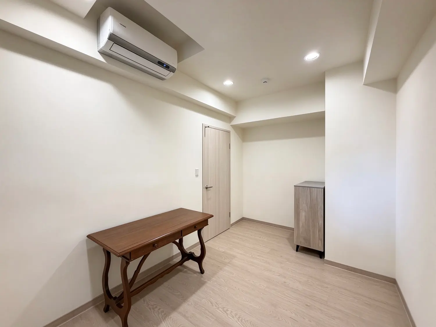 2 bedrooms apartment for rent in Xitun District, Taichung City | NT$ 30 000 | 23 ping slide 3