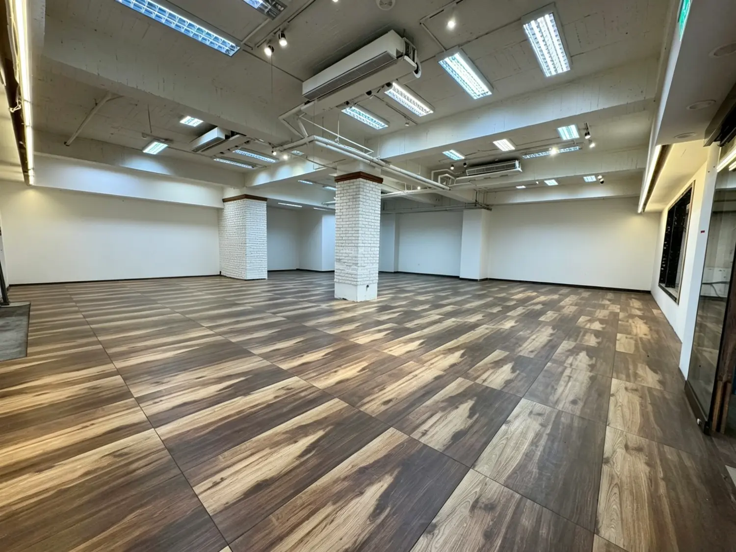 Shop / Retail for rent in Xitun District, Taichung City | NT$ 220 000 | 87 ping slide 13
