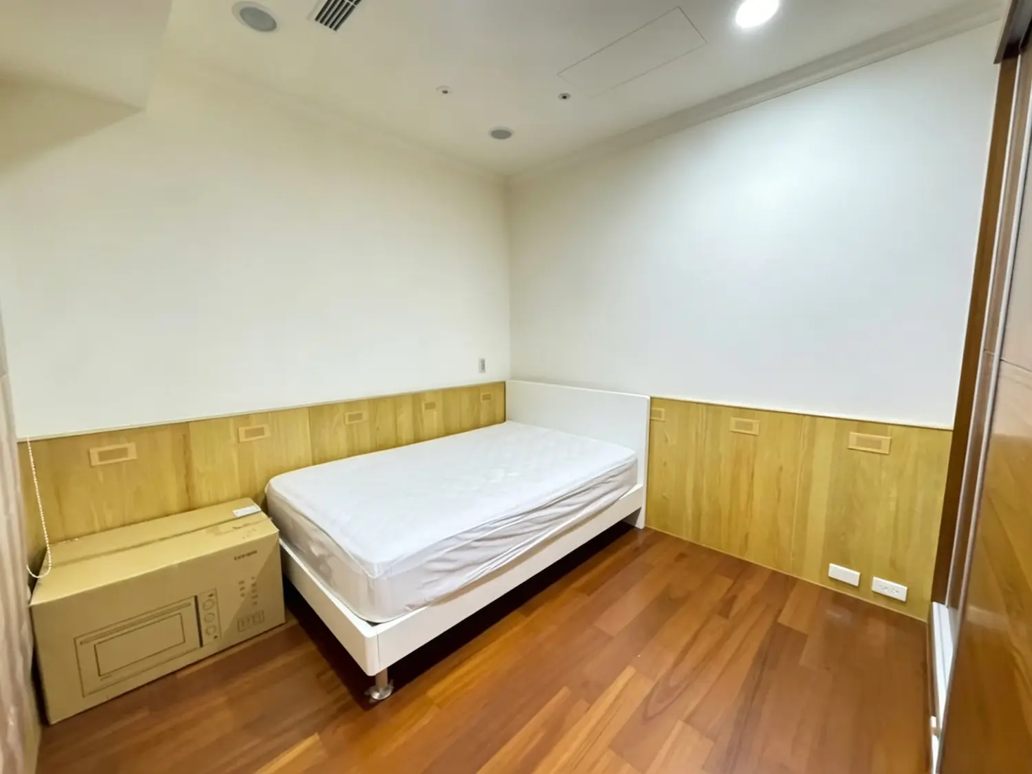 3 bedrooms apartment for rent in Xitun District, Taichung City | NT$ 65 000 | 41 ping slide 17