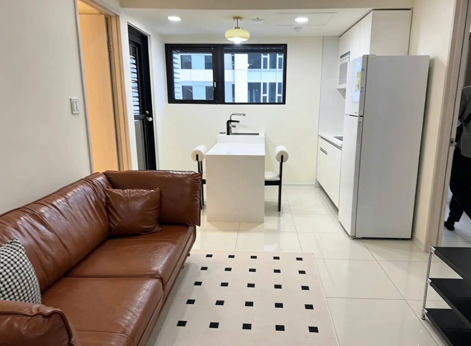 2 bedrooms apartment for rent in Xitun District, Taichung City | NT$ 38 000 | 15 ping slide 3