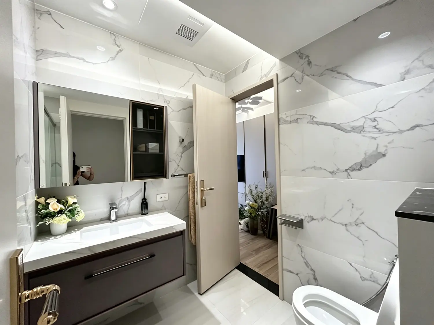 2 bedrooms apartment for rent in Xitun District, Taichung City | NT$ 125 000 | 32 ping slide 2