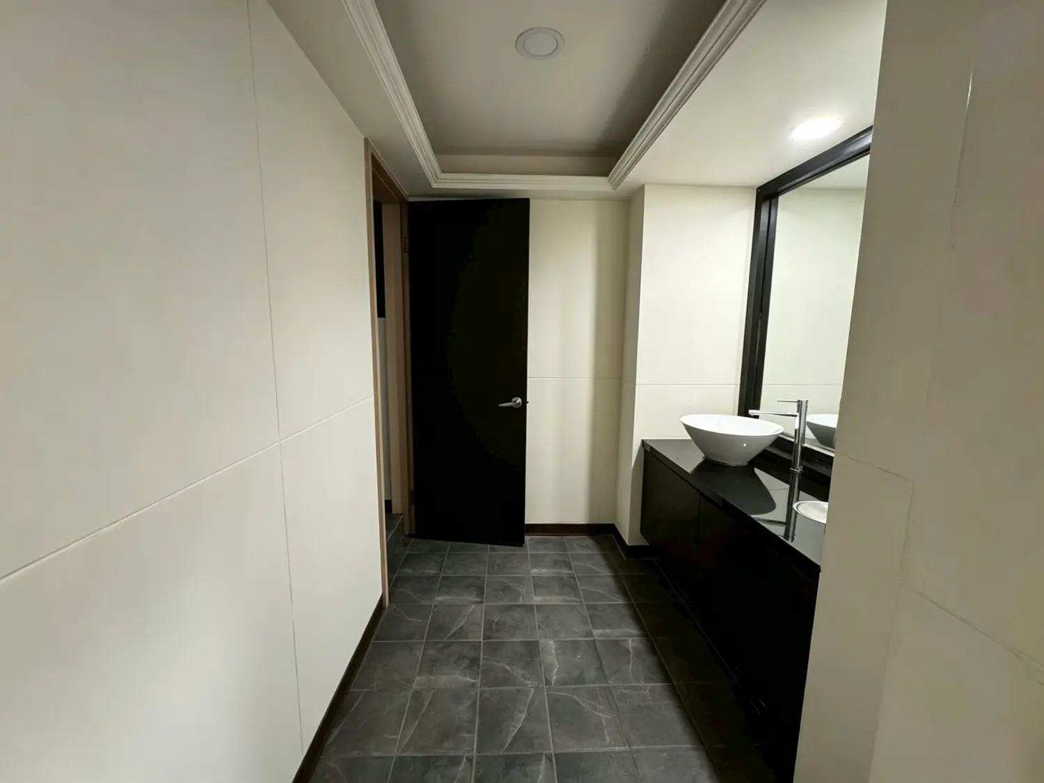 Shop / Retail for rent in Xitun District, Taichung City | NT$ 220 000 | 87 ping slide 4