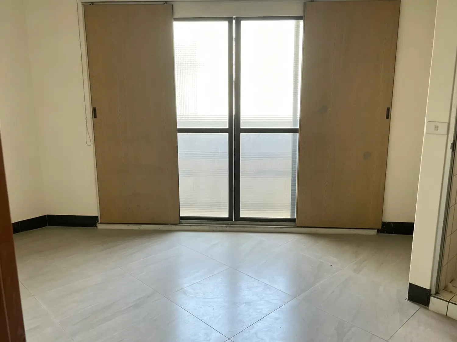 2 bedrooms townhouse for rent in Nantun District, Taichung City | NT$ 129 000 | 132 ping slide 3
