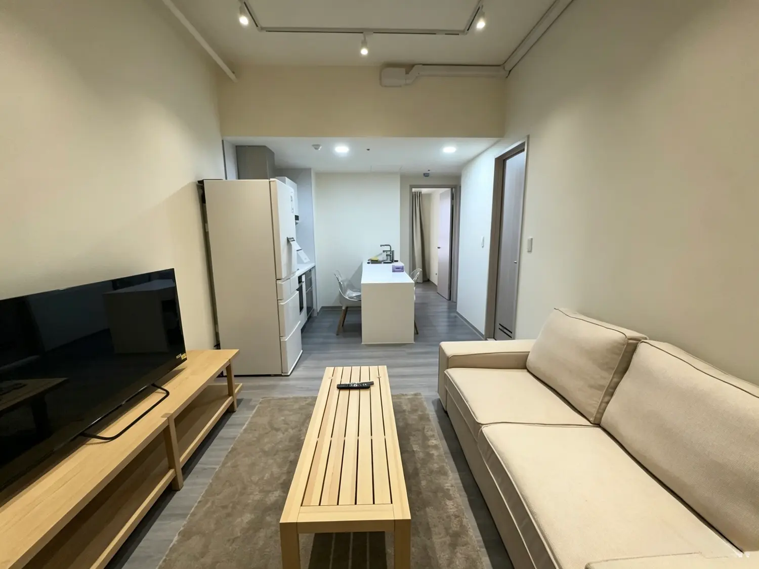 2 bedrooms apartment for rent in Xitun District, Taichung City | NT$ 30 000 | 13 ping slide 4