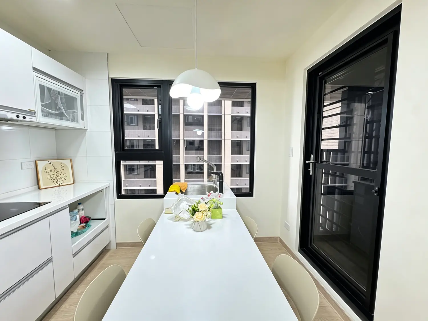 2 bedrooms apartment for rent in Xitun District, Taichung City | NT$ 29 000 | 15 ping slide 0