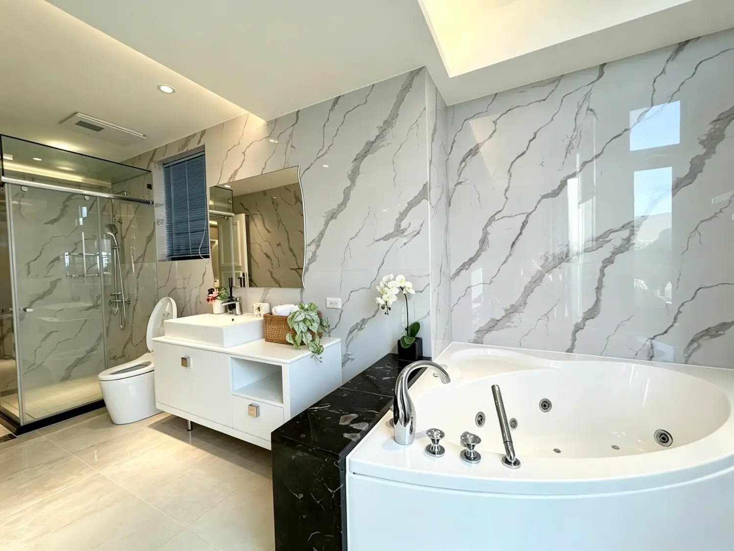2 bedrooms apartment for rent in Xitun District, Taichung City | NT$ 125 000 | 32 ping slide 3