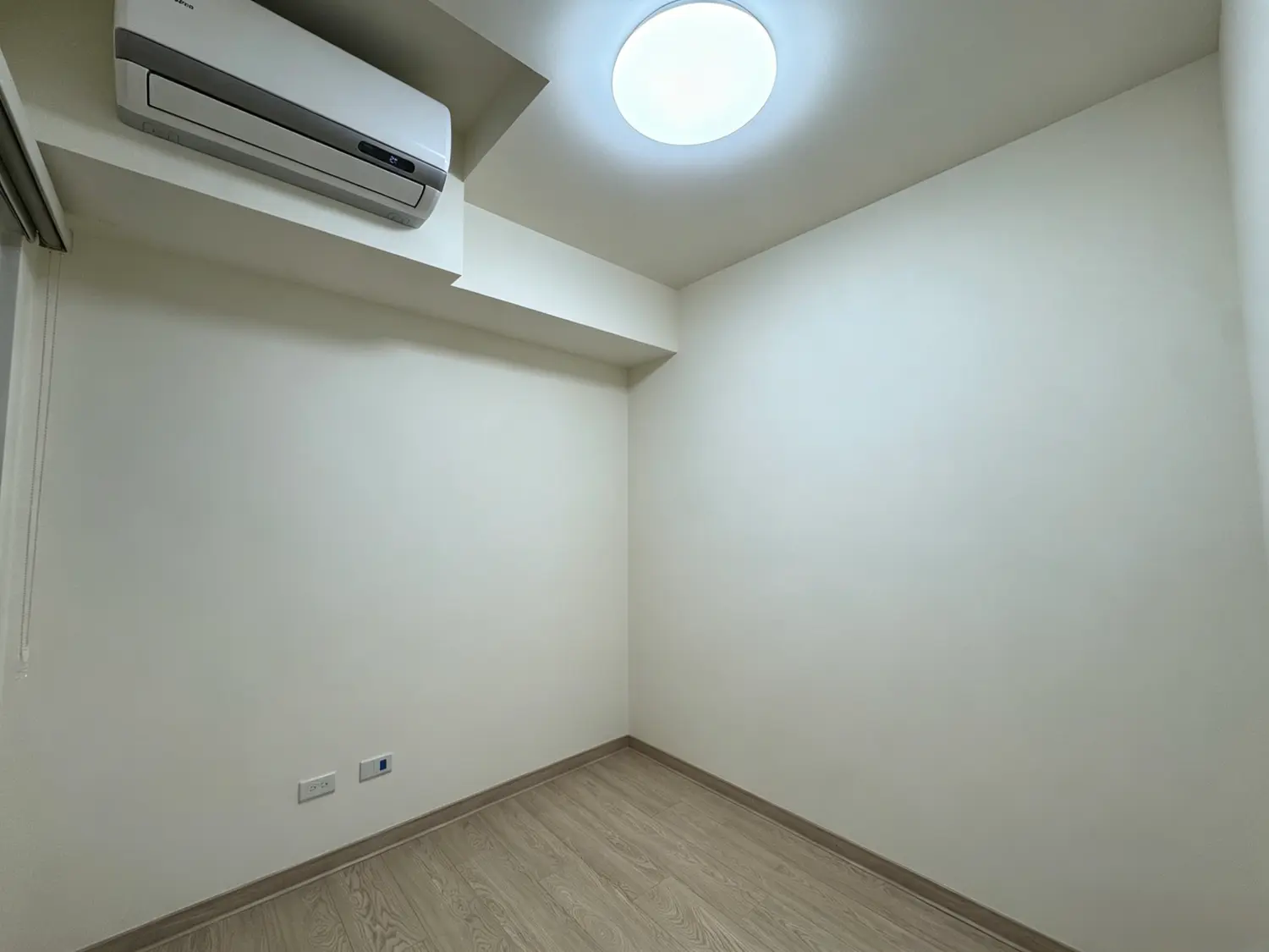 2 bedrooms apartment for rent in Xitun District, Taichung City | NT$ 29 000 | 15 ping slide 8