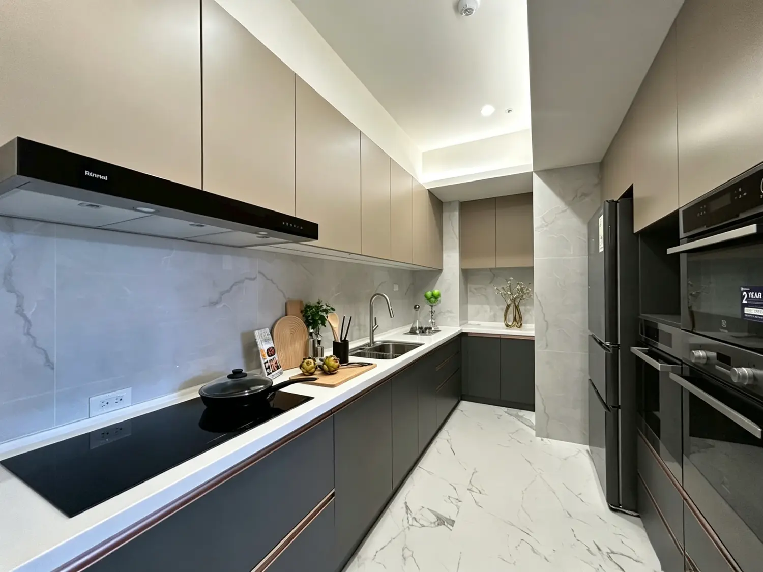 3 bedrooms apartment for rent in Xitun District, Taichung City | NT$ 125 000 | 32 ping slide 2