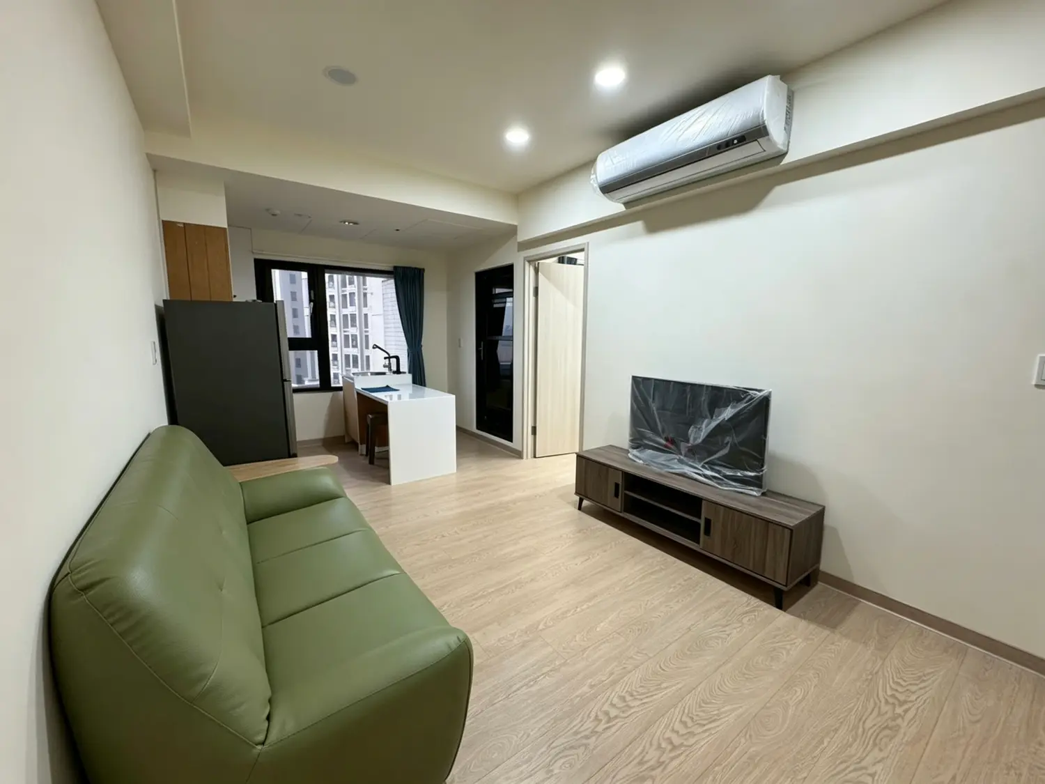 2 bedrooms apartment for rent in Xitun District, Taichung City | NT$ 28 000 | 14 ping slide 7