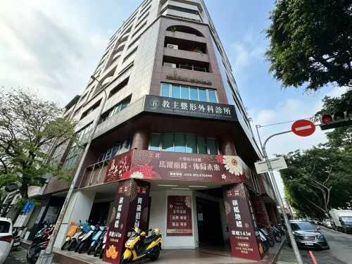 Shop / Retail for rent NT$ 220 000 - Dalong Road - 1 room