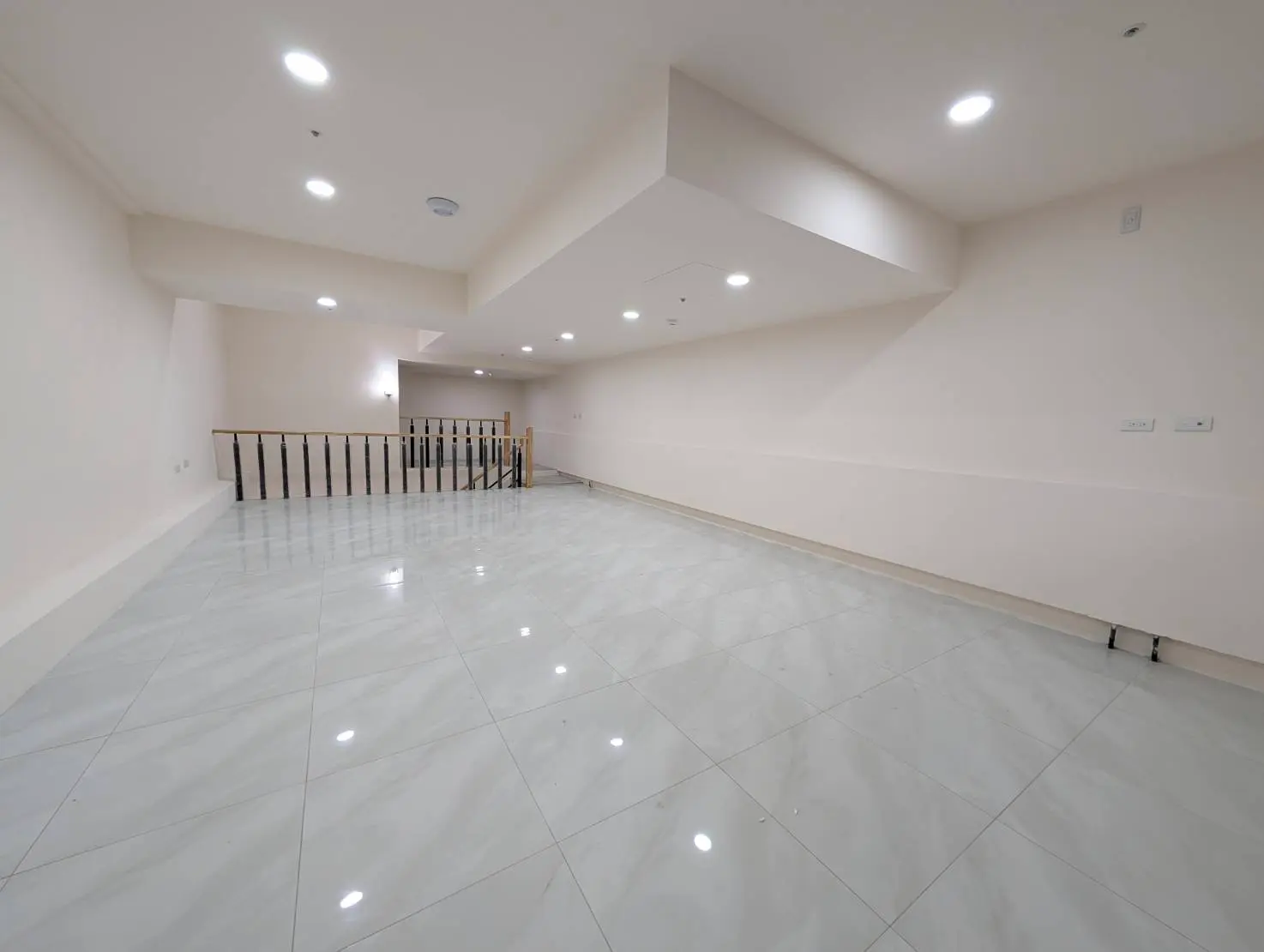 Shop / Retail for rent in Lingya District, Kaohsiung City | NT$ 42 000 | 35 ping slide 8