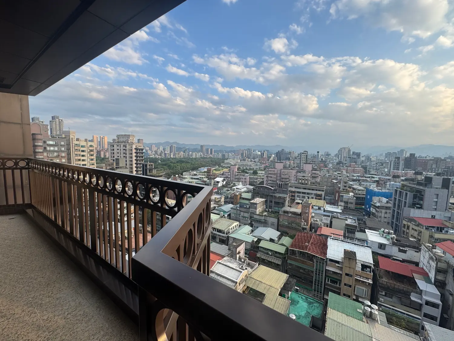 3 bedrooms apartment for rent in Taipei City, Daan District | NT$ 220 000 | 51 ping slide 28