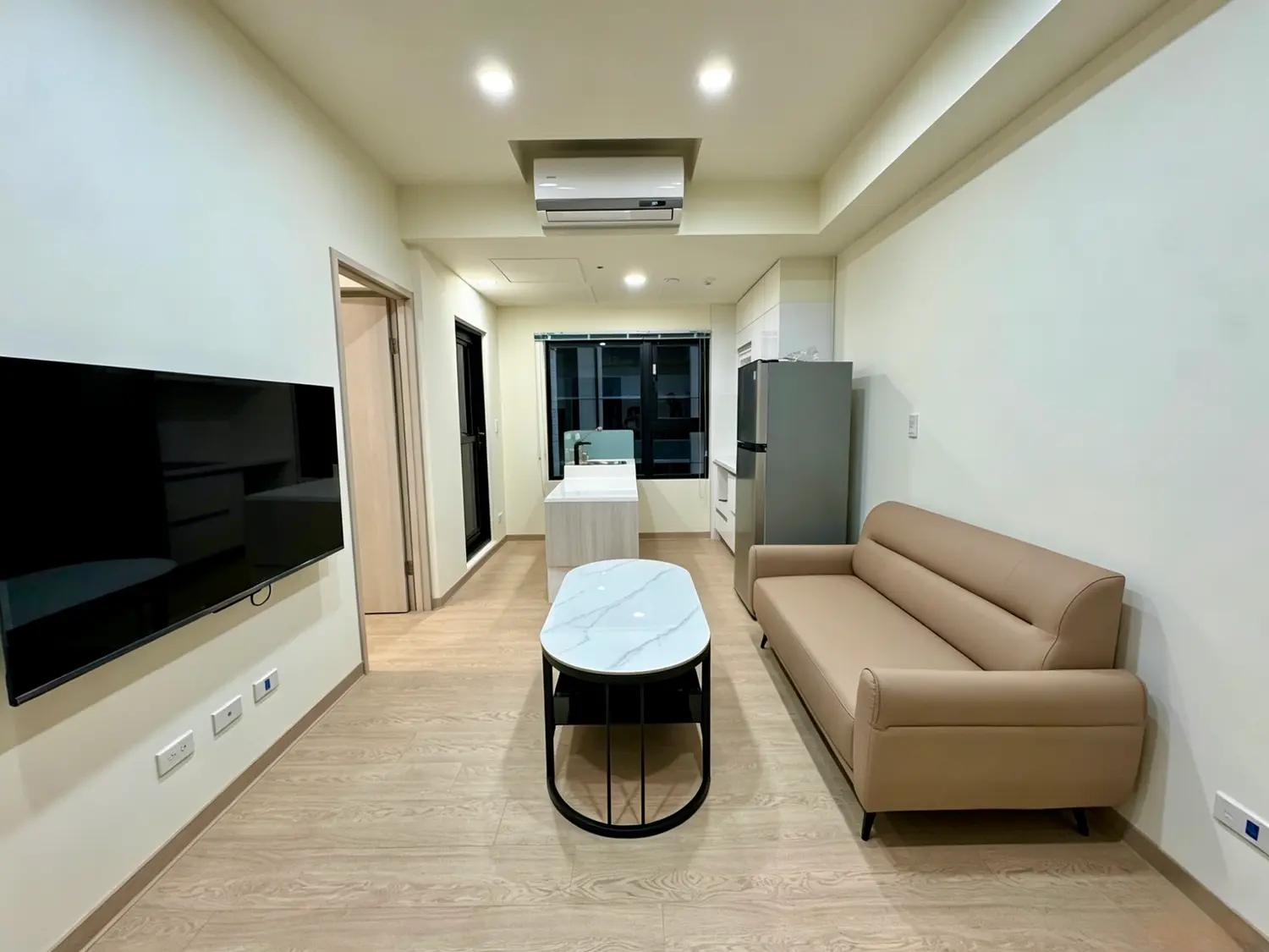 2 bedrooms apartment for rent in Xitun District, Taichung City | NT$ 28 500 | 14 ping slide 0